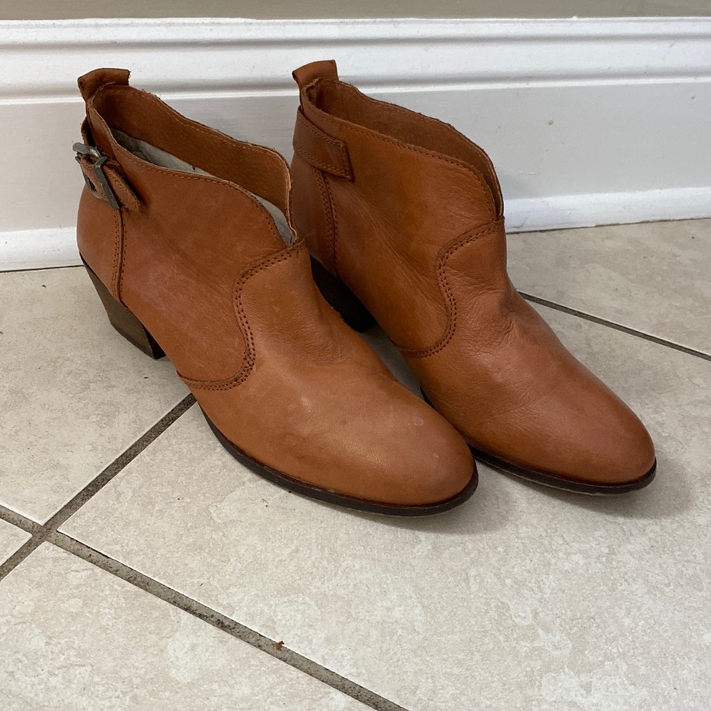 Steve Madden leather ankle booties